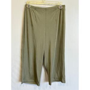 Chicos Easywear Capry Pants Green Pull On Stretchy Comfort